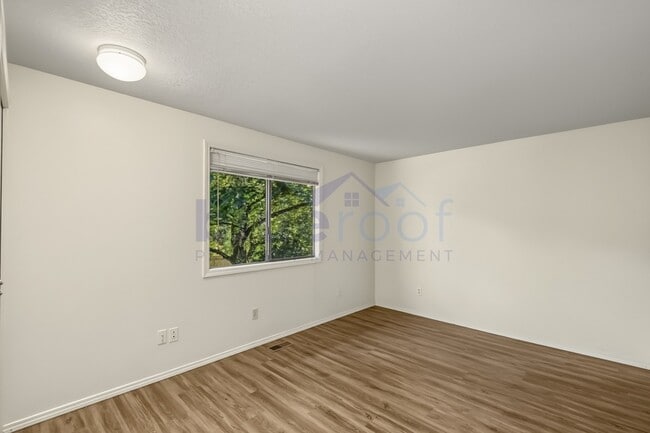 Building Photo - 13920 SW Tennessee Ln