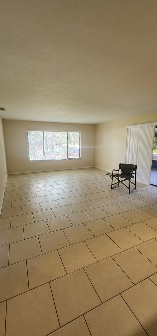 Building Photo - 255 S Tropical Trail