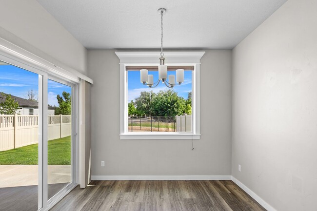 Building Photo - Discover this charming 4-bedroom, 2.5-bath...