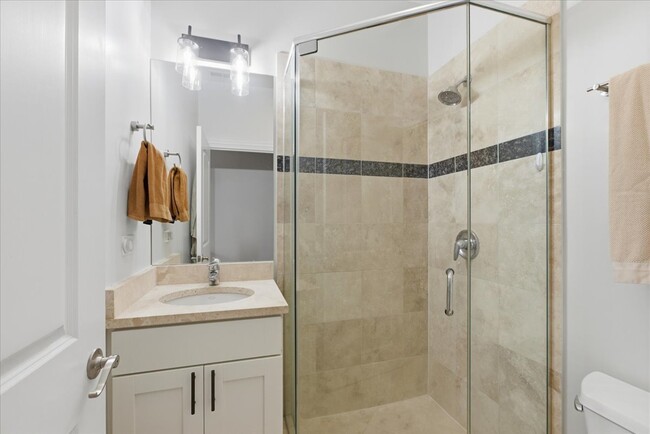 Building Photo - 2038 W Iowa St