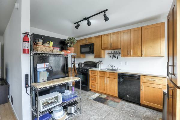 Building Photo - 1388 Page St