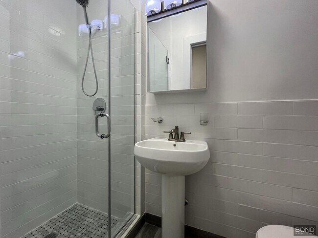 Building Photo - 200 W 58th St