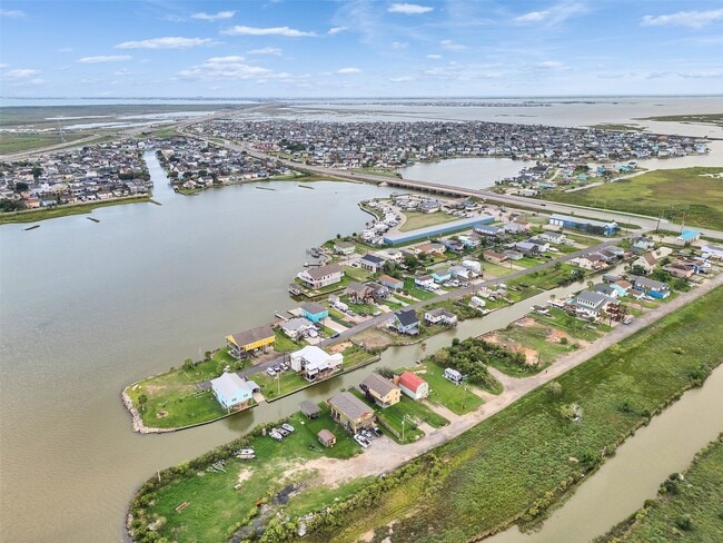 Building Photo - 7016 Delesandri Dr