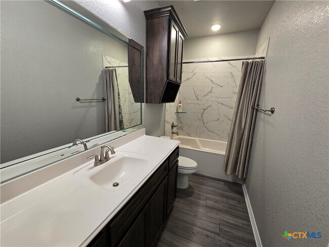 Building Photo - 7802 Gold Dr