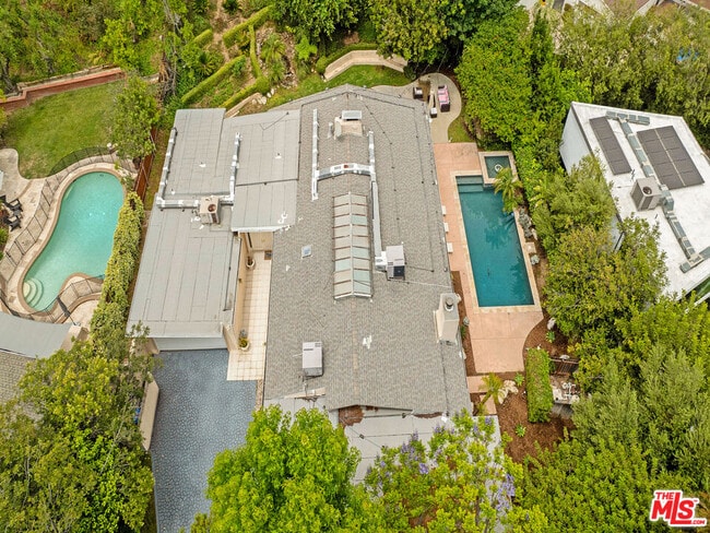 Building Photo - 3835 Sapphire Dr