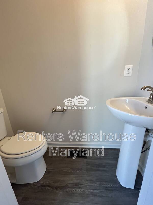 Building Photo - 201 S Macon St.