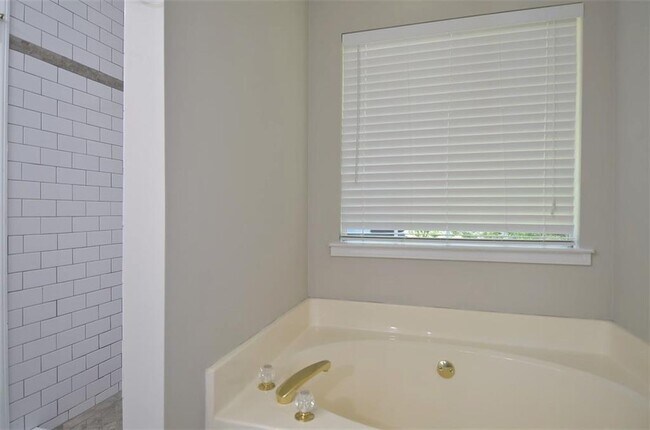 Building Photo - 2865 Cressington Bend NW