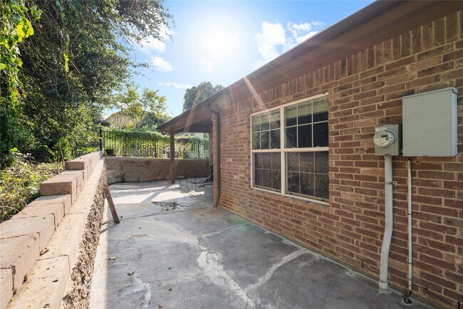 Building Photo - 111 Harbour Town Cir