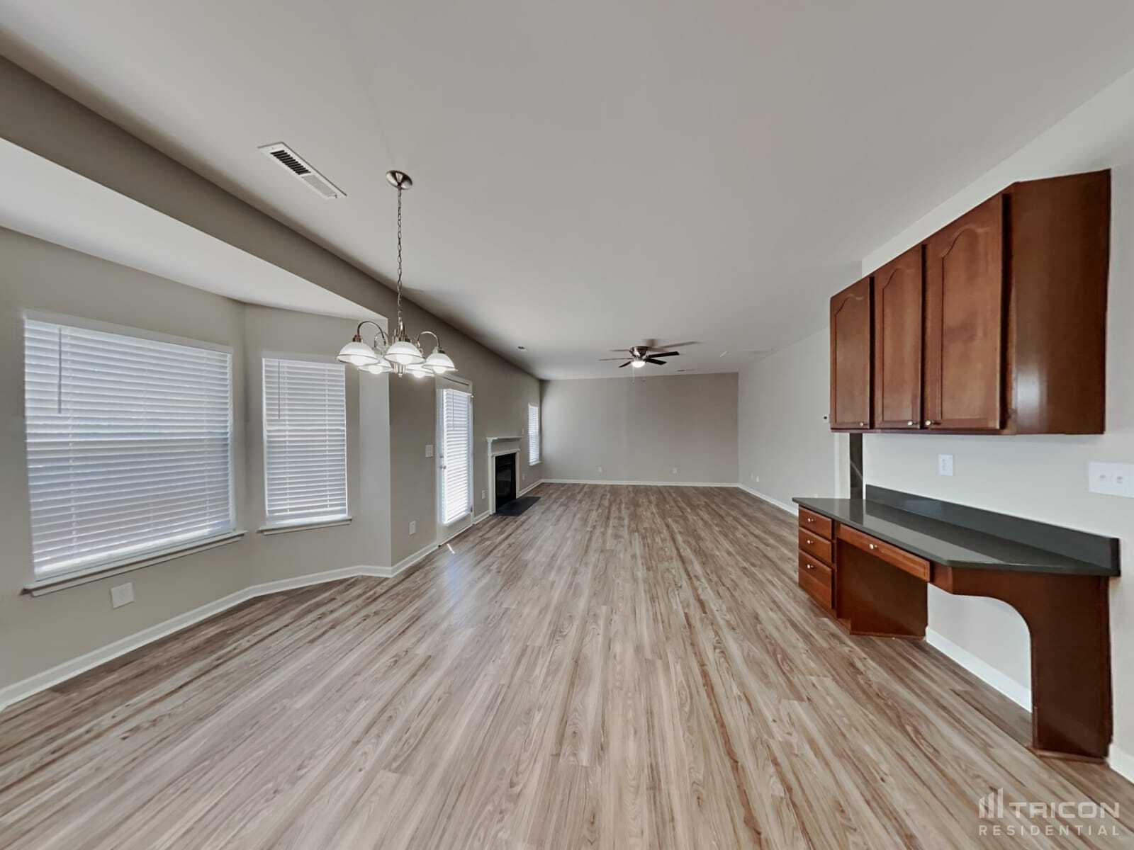 Building Photo - 1001 Southridge Dr