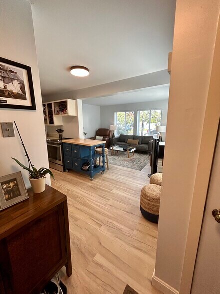 Photo is taken pre kitchen renovation - 18 Ocean St