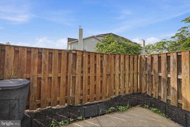 Building Photo - 6405 Spruce Mill Dr