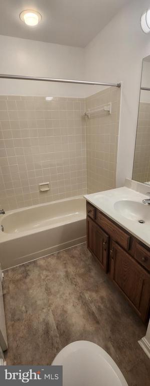 Building Photo - 3955 Pepperidge Ct