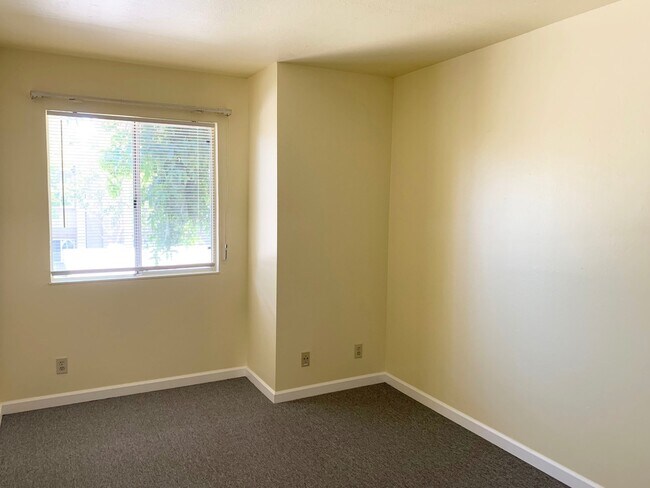 Building Photo - SUNNYVALE - Beautifully remodeled condomin...
