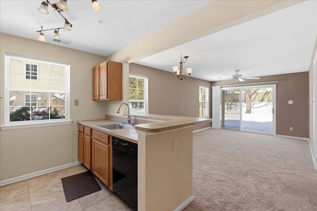 Building Photo - 29 Foxglove Dr