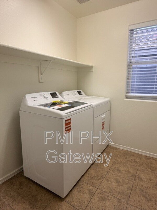 Building Photo - 3194 W Yellow Peak Dr