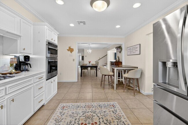 Building Photo - 609 Peerman Pl