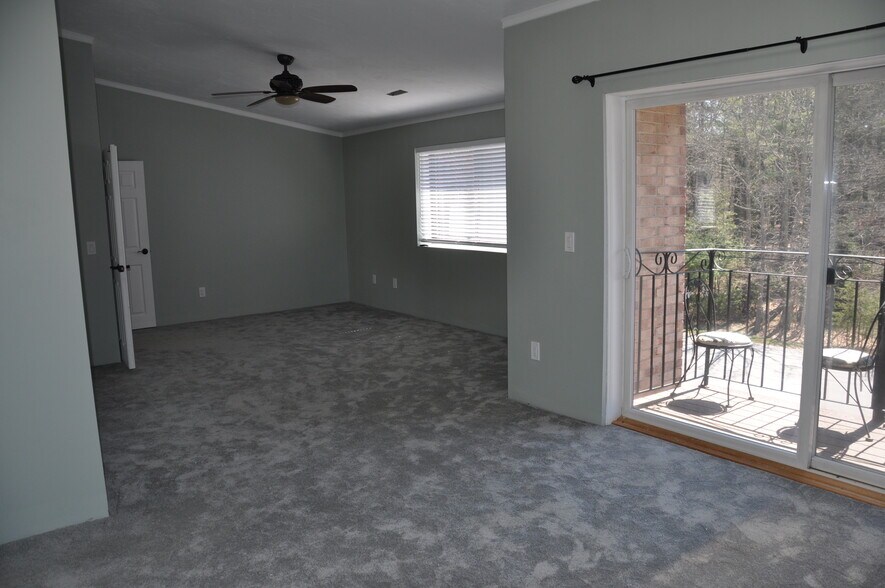 Master bed sitting area - 181 Littleton Rd