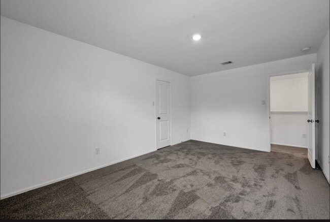 Building Photo - 19179 Pinewood Grove Trl