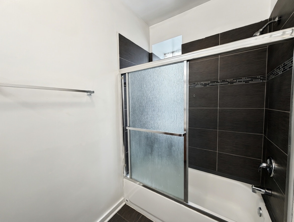 Building Photo - 5833 W Irving Park Rd