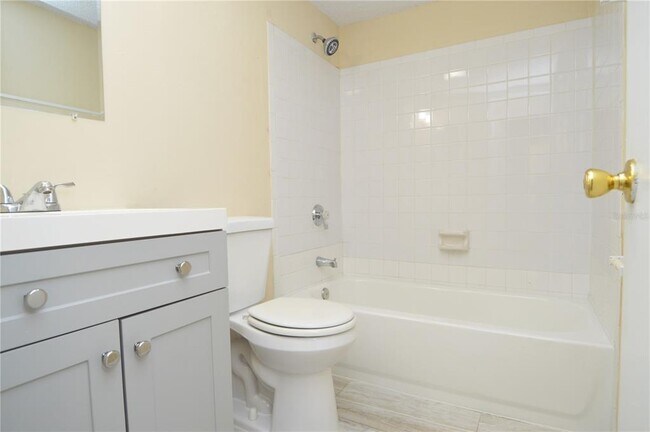 Building Photo - 8647 Mallard Reserve Dr