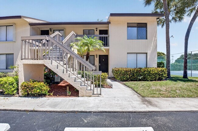 Building Photo - 6649 Somerset Dr