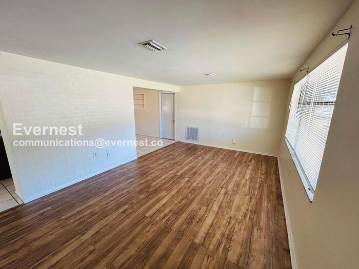 Building Photo - 3600 Berkshire St