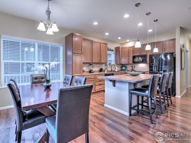 Building Photo - 1326 Bluemoon Dr