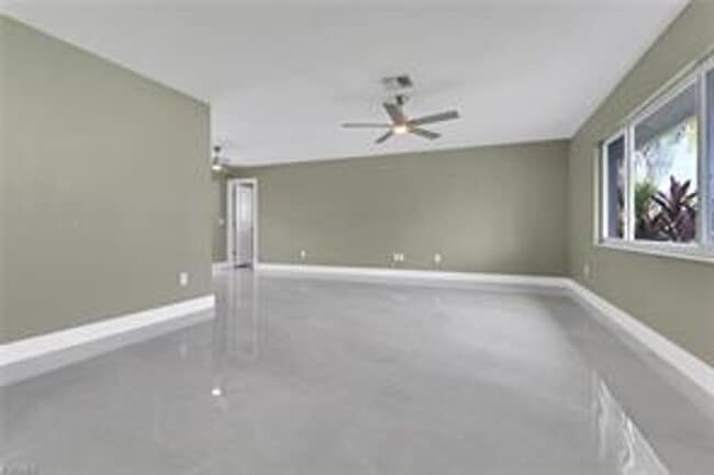 Building Photo - Elegant 3-Bedroom Pool Home in the Prestig...