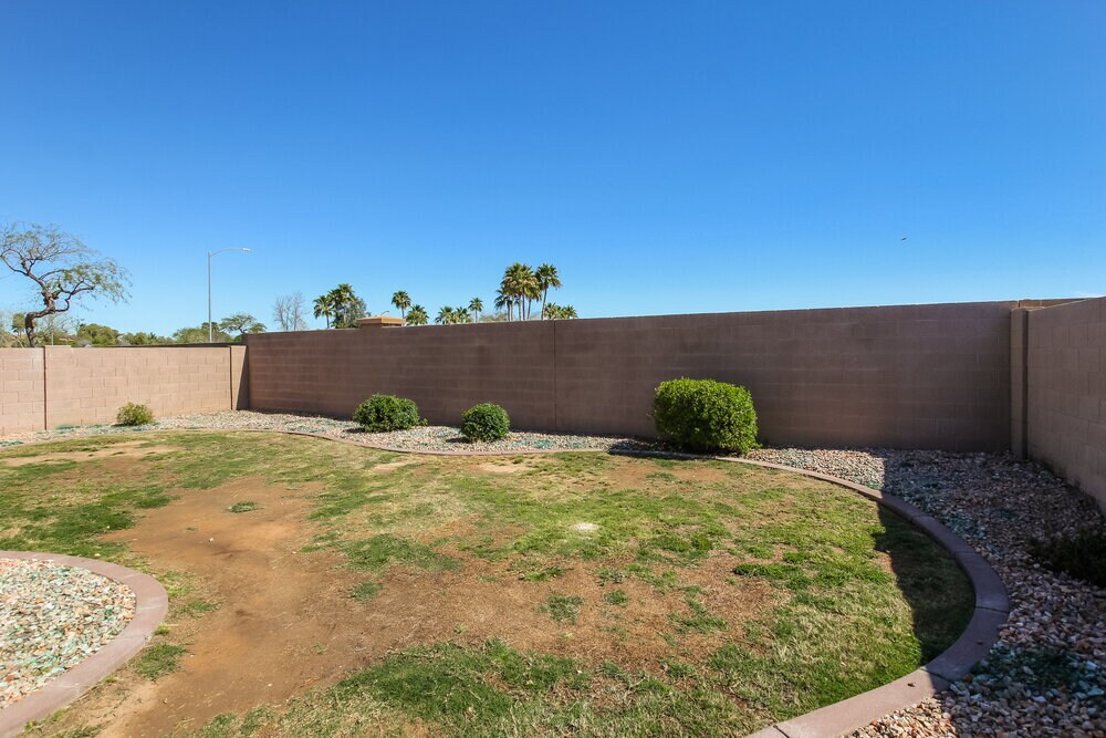 Building Photo - 16359 N Oachs Dr