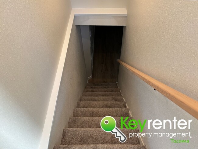 Building Photo - One of a Kind Multi-level Home in Tacoma!