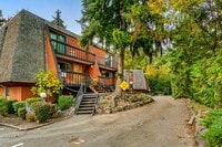 Building Photo - Super Unique Northgate Loft!