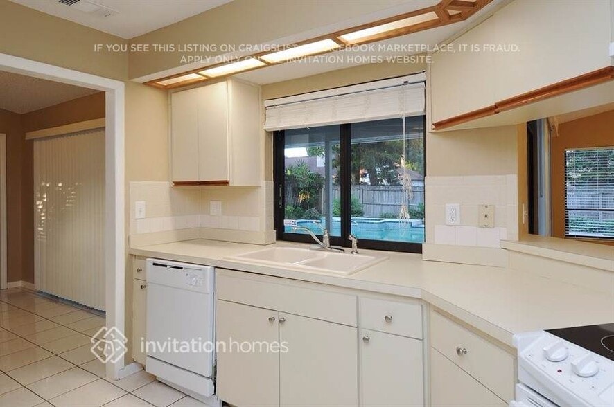 Building Photo - 5023 Orange Grove Way