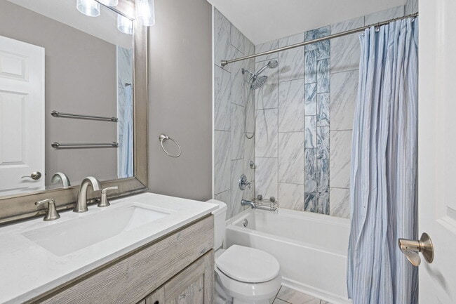 Building Photo - 5117 Woodmere Ct