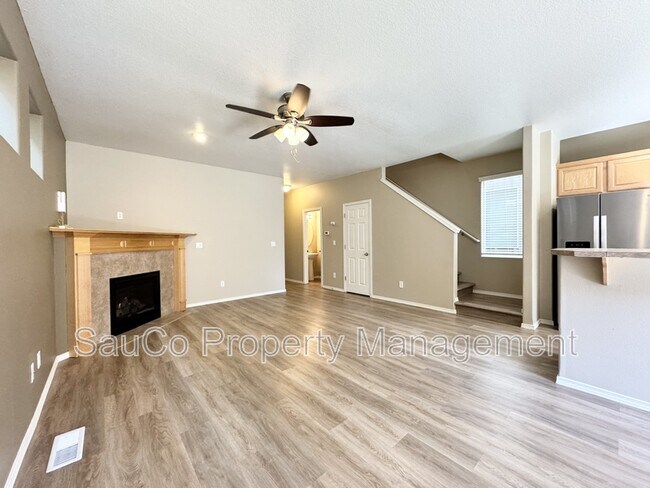 Building Photo - 4572 SE Olivewood St