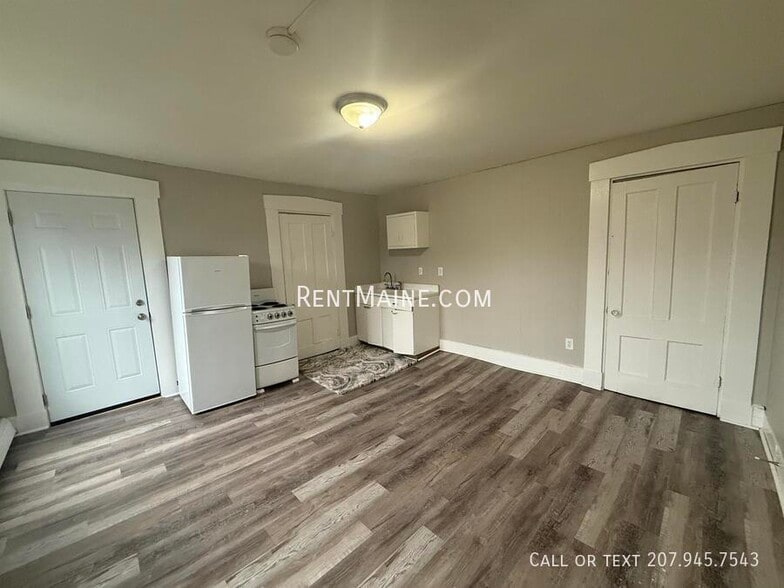 Building Photo - 76 Court St