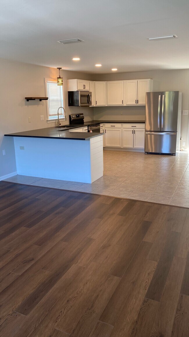 Kitchen - 55 Sandy Brook Dr