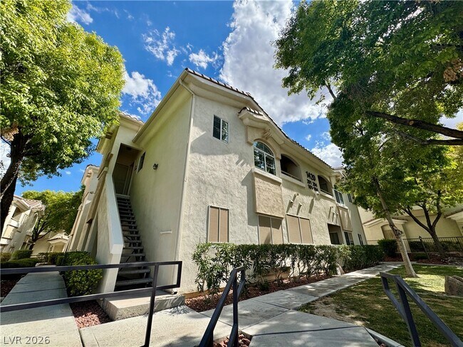 Building Photo - 1420 Red Crest Ln