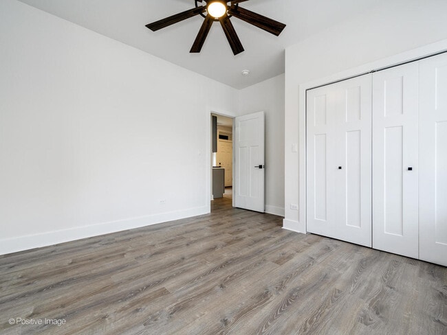 Building Photo - 5325 N Damen Ave