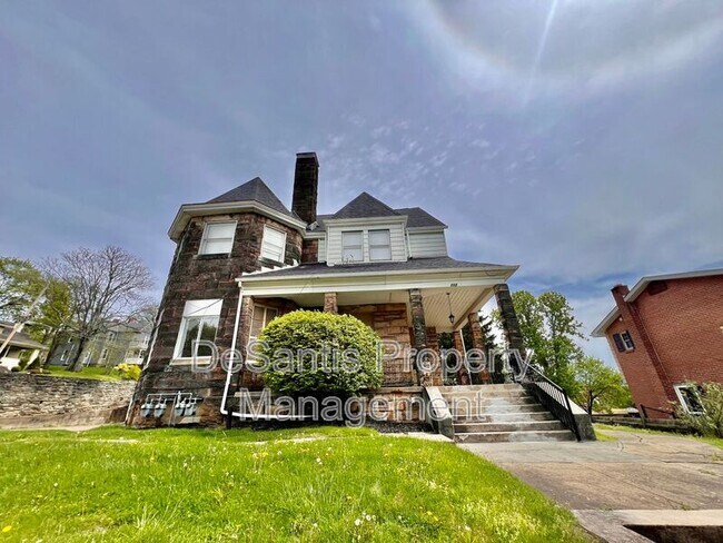 Building Photo - 212 N Highland Ave