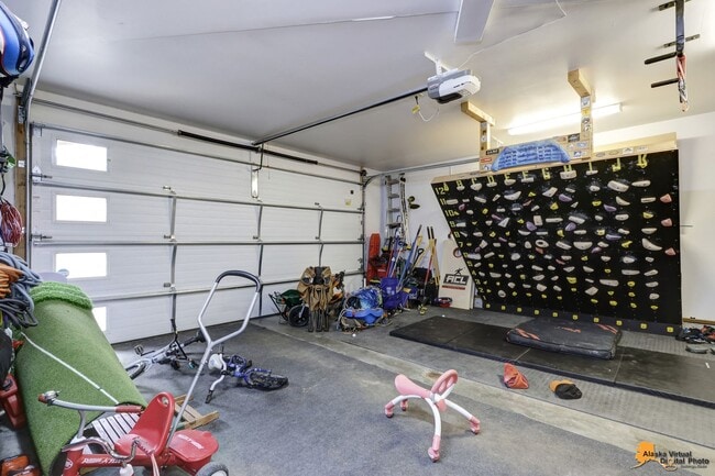 Building Photo - 8121 Marino Dr