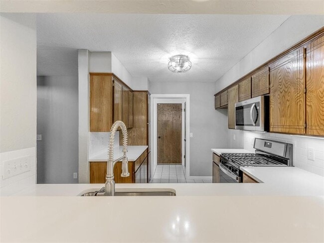 Building Photo - 625 36th Ave NW