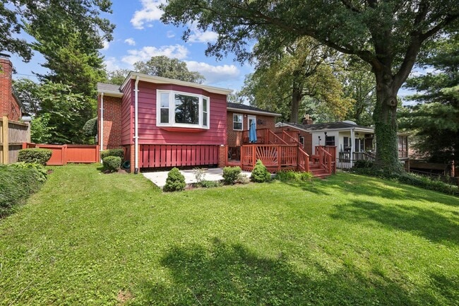 Building Photo - Beautifully Maintained 4BR/2BA Home in Sil...