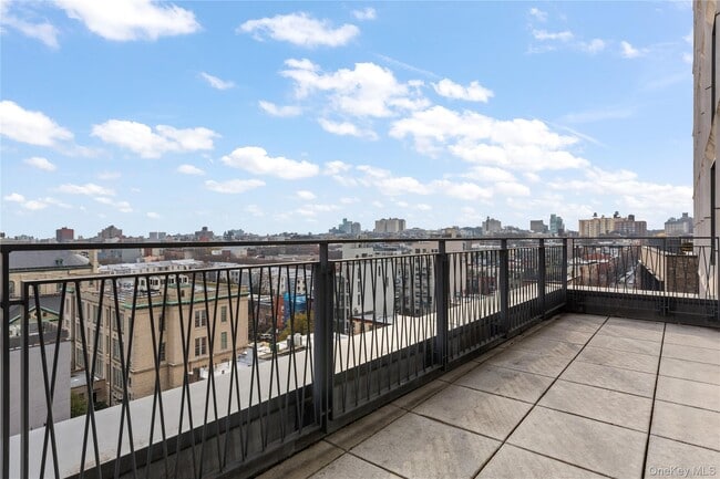 Building Photo - 550 Vanderbilt Ave