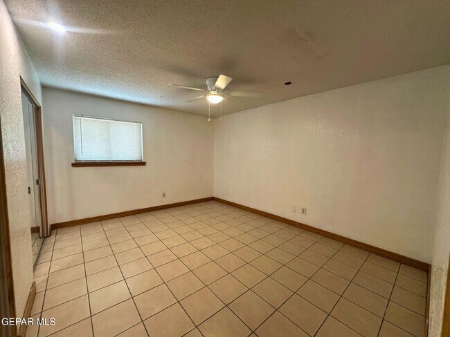 Building Photo - 1067 Villa Linda Way