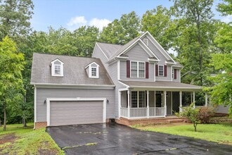 Building Photo - 4107 Lakeview Pkwy
