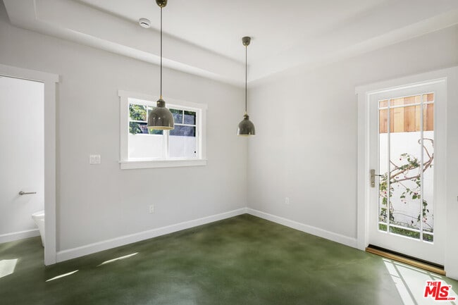 Building Photo - 2358 W 20th St