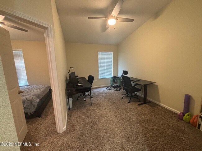 Building Photo - 13339 Solar Dr