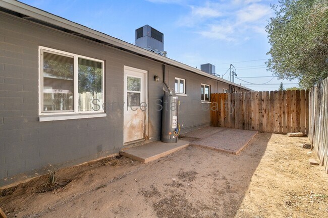 Building Photo - 1638 W Desert Cove Ave