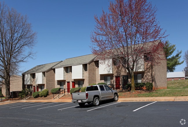 Primary Photo - Southgate Apartments