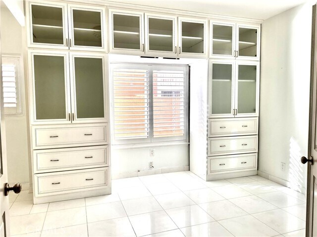 Building Photo - 1000 Calle Allegre